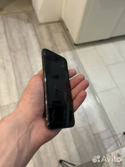 iPhone Xs, 64 ГБ