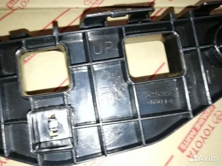 Кронштейн бампера Lexus Rx 3