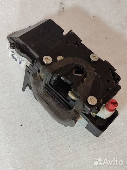 Замок задней правой двери peugeot 607