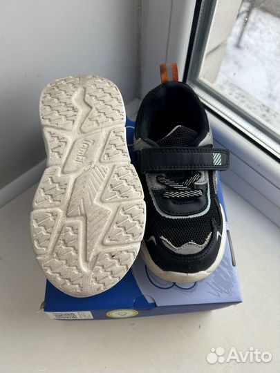 Светящиеся кроссовки tomb 26