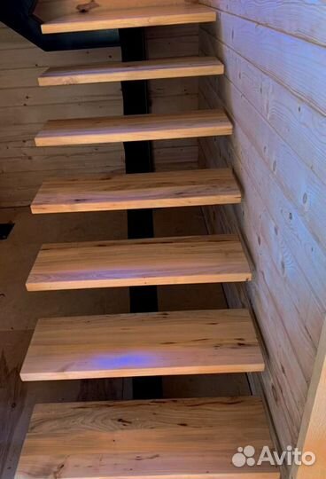 Прямая лестница на металлокаркасе