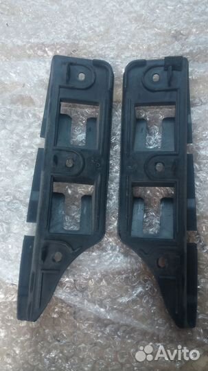 Volkswagen Jetta 5 2005-2011 крепления пер бампера