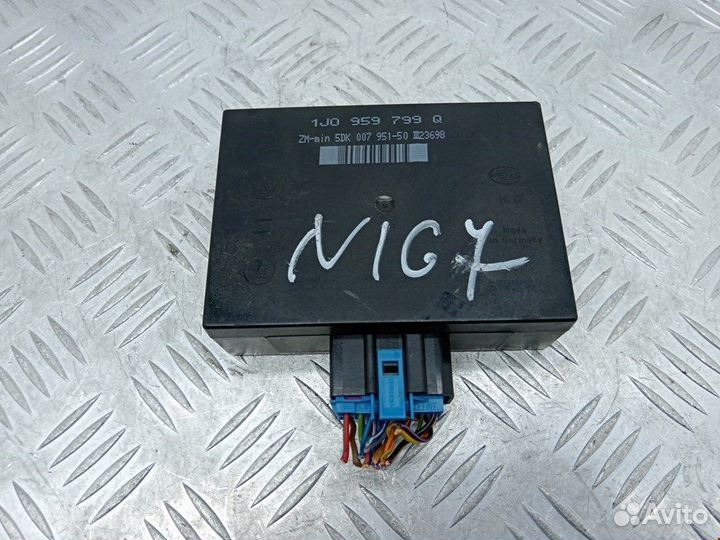 Блок комфорта для Volkswagen Golf 4 1J0959799Q