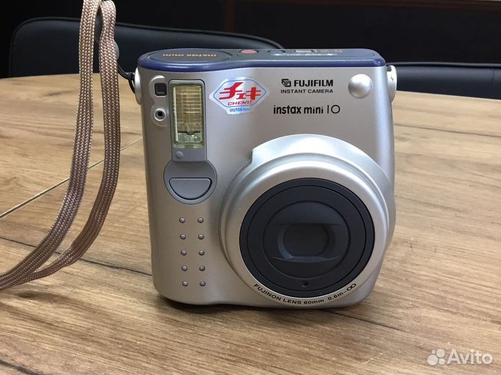 Fujifilm Instax mini 10 (полароид)