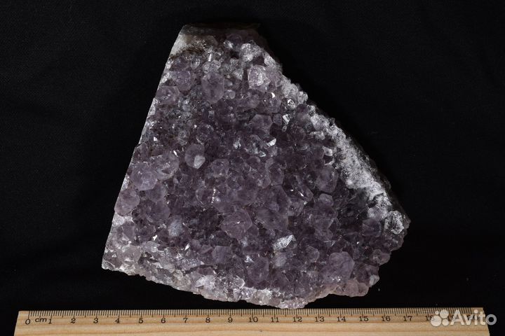 Друза на деревянной подставке. Аметист. Лот №250