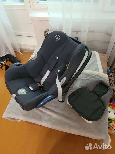 Автокресло Maxi-Cosi Cabriofix i- size