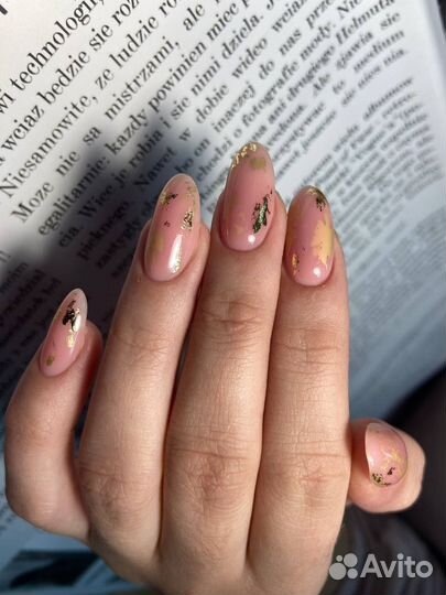 Модель на маникюр