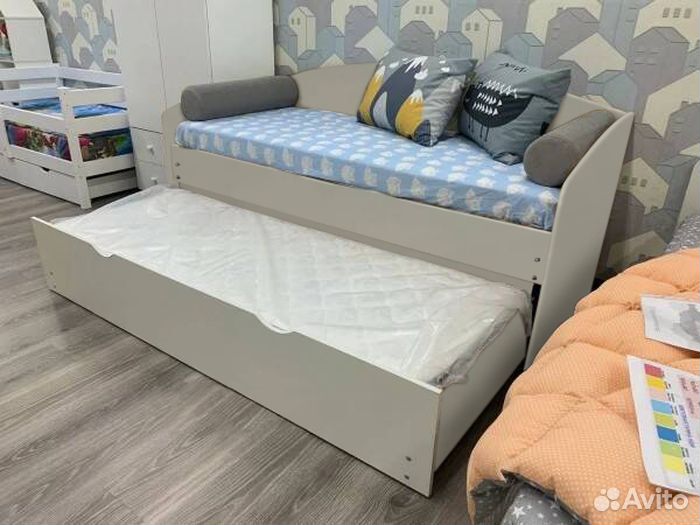 Кровать от 2х лет без мягкой спинки выкатное место