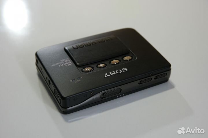 Кассетный плеер Sony WM-EX77