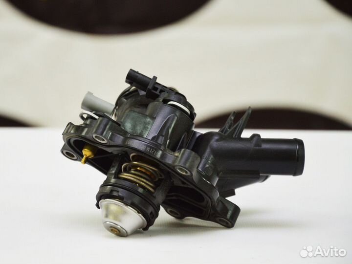 Термостат Mercedes-Benz A2712000315 в наличии