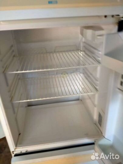 Холодильник бу Стинол