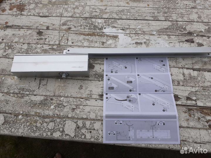 Доводчики дверей рейслевый