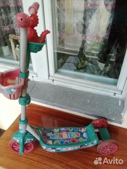 Самокат, дом для хомяка, матрёшка теремок