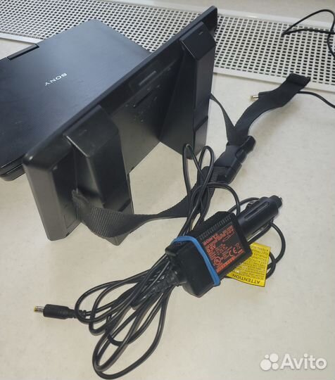 Портативный CD/DVD проигрывательsony. Автокомплект