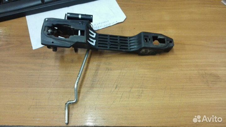 Механизм ручки двери передний правый Toyota