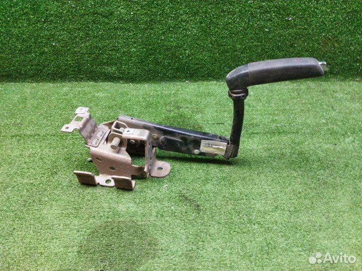 Рычаг стояночного тормоза Peugeot 308 2010