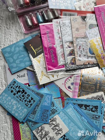 Набор для дизайна ногтей - наклейки, втирка и тд