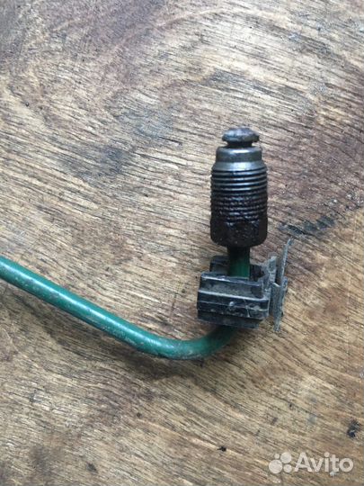 Трубка тормозная передняя левая Renault Laguna 2