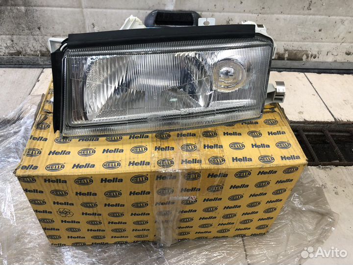 Фара левая hella Skoda Octavia 96-00