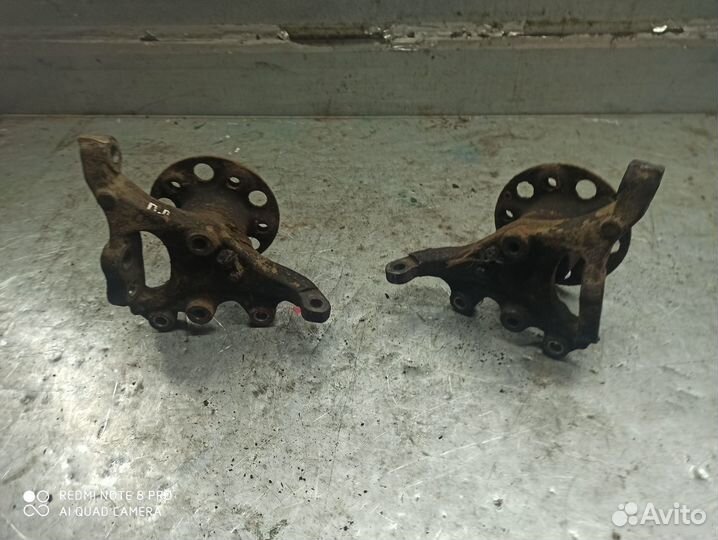 Поворотный кулак передний Mercedes-Benz E-Class