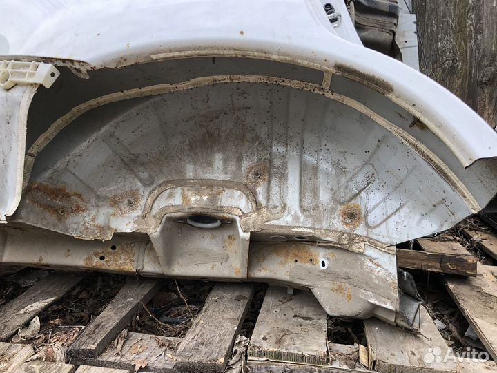 Правое заднее крыло Mitsubishi Outlender 3