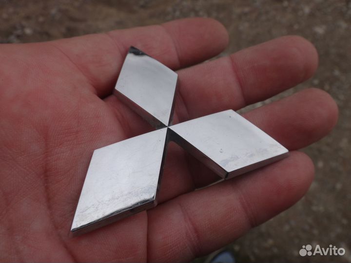 Митсубиси Эмблема задняя Mitsubishi