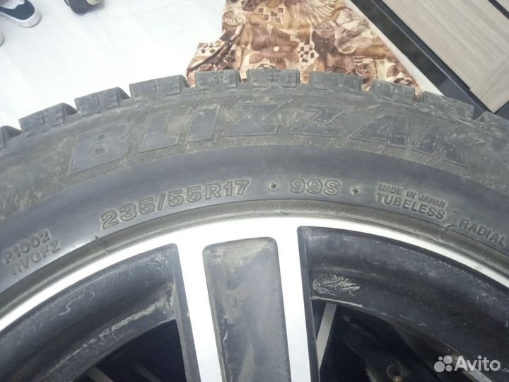 Bridgestone Blizzak Revo 969 235/55 R17