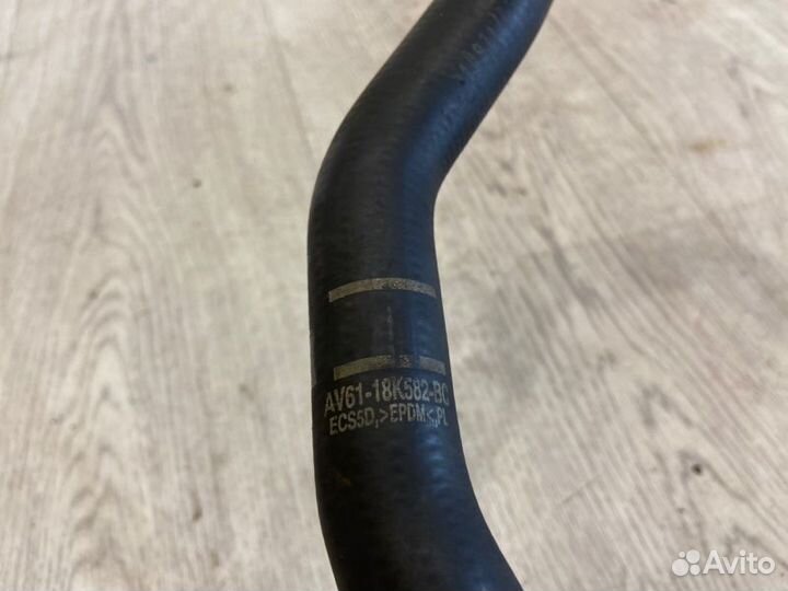 Шланг радиатора правый Ford Kuga DR txda 2011