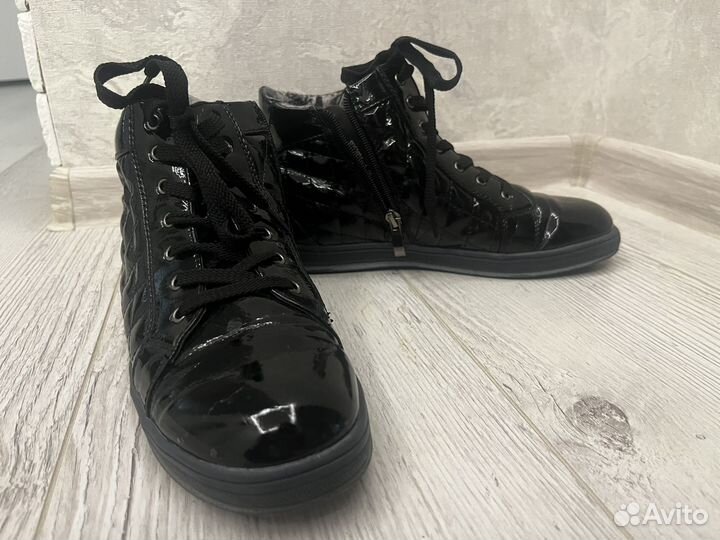 Ботинки женские