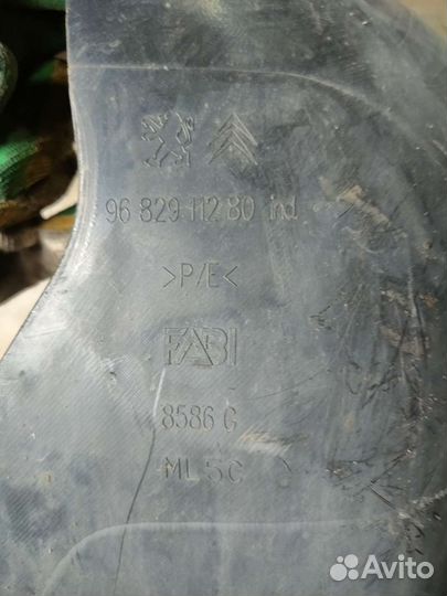 Подкрылок передний peugeot 3008