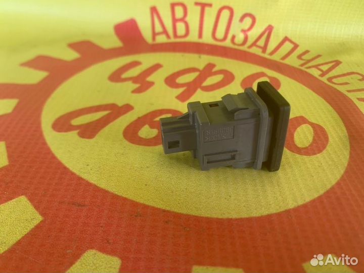 Кнопка помощи спуска со склона Toyota Rav4 XA30