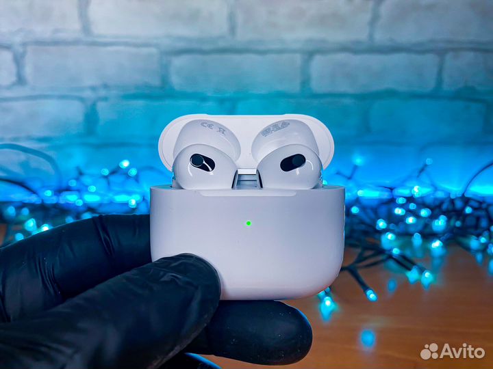 Apple AirPods 3 platinum