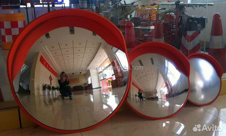 Сферическое дорожное зеркало, Лежащий полицейский