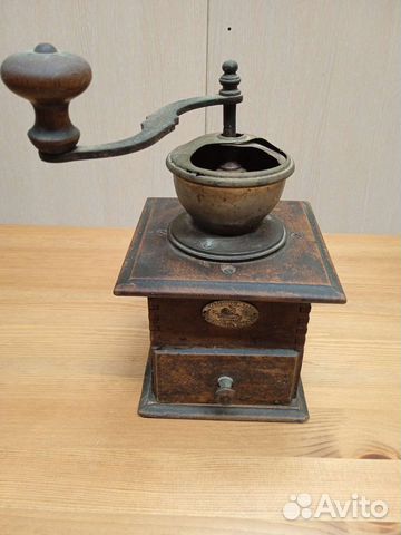 Кофемолка ручная старинная