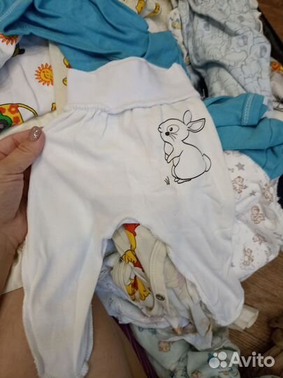 Коробка детских вещей