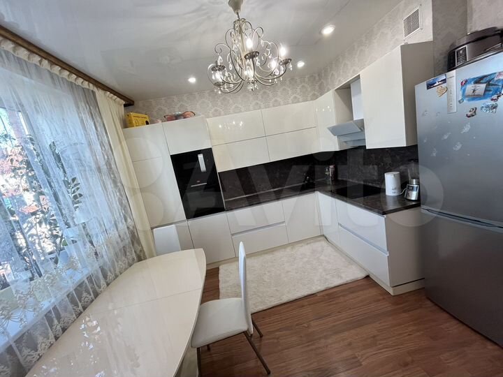 3-к. квартира, 96 м², 4/9 эт.