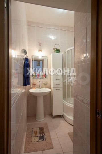 Коттедж 275,7 м² на участке 4 сот.