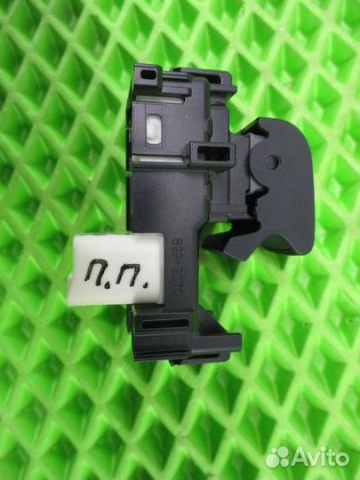 Кнопка стеклоподъемника Toyota RAV 4 4 (CA40)