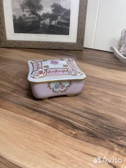 Фарфоровая шкатулка винтаж Европа