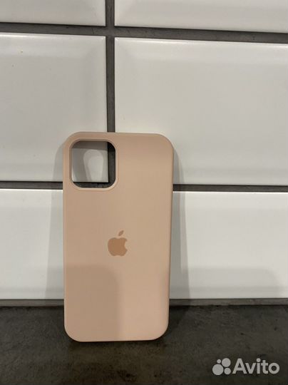 Чехол на iPhone 12