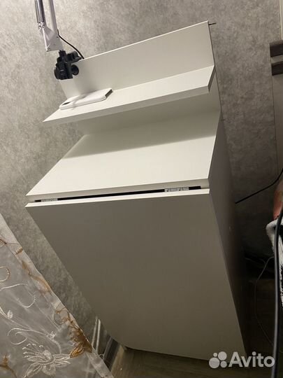 Маникюрный стол