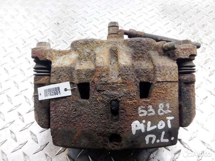 Суппорт передний левый Honda Pilot 2