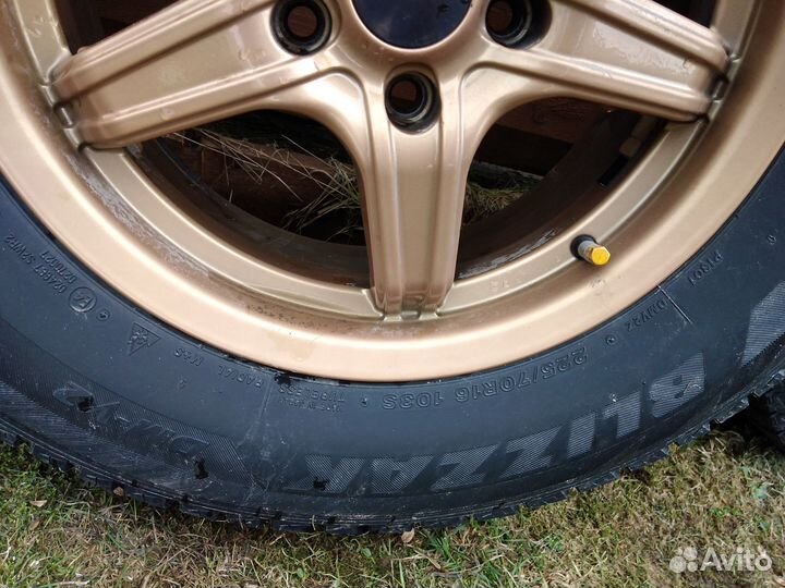 Bridgestone Blizzak DM-V2 225/70 R16