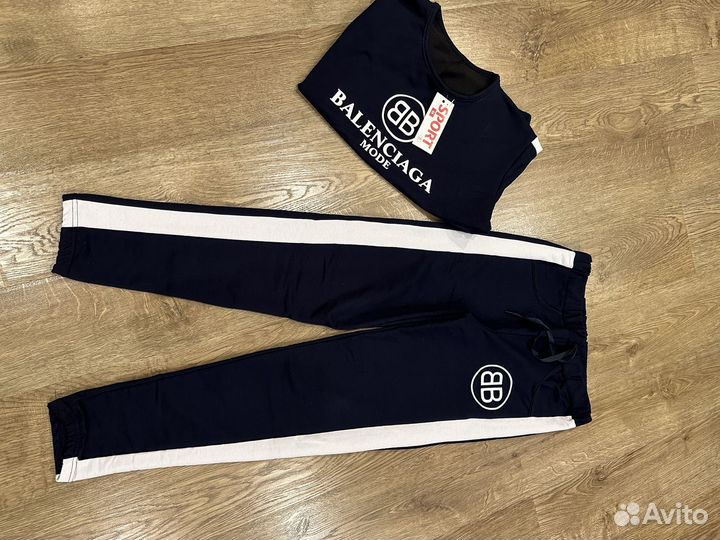 Спортивный костюм