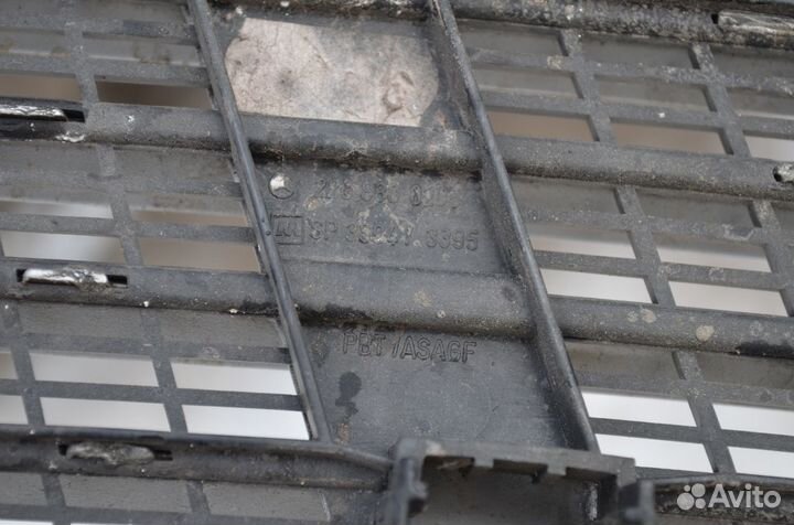 Решетка капота Mercedes