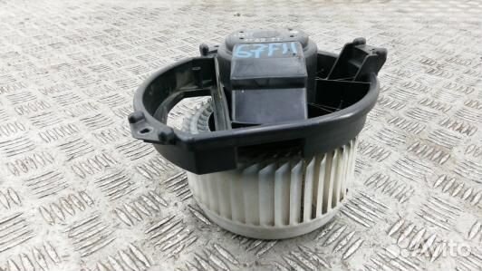 Моторчик печки jeep cherokee KL (67F11KK01)