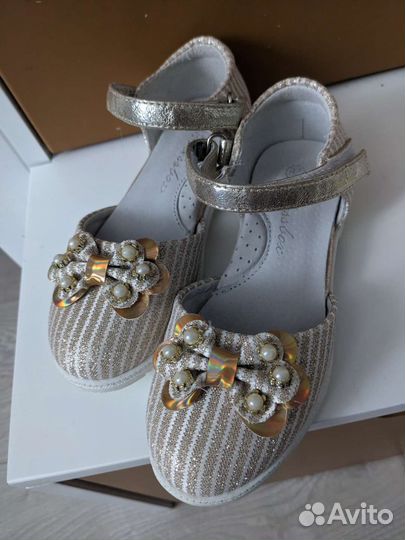 Нарядные туфли для девочки