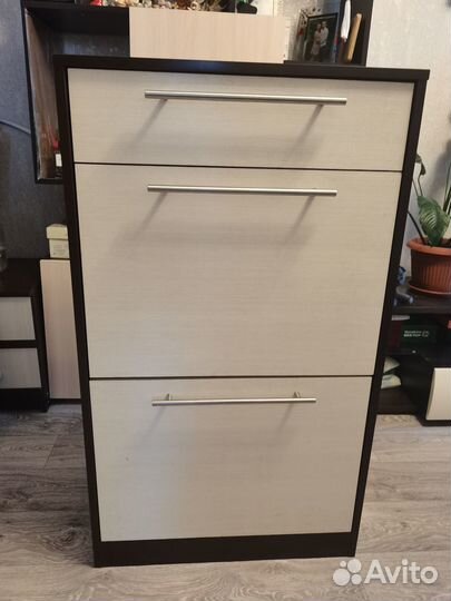 Продам обувницу