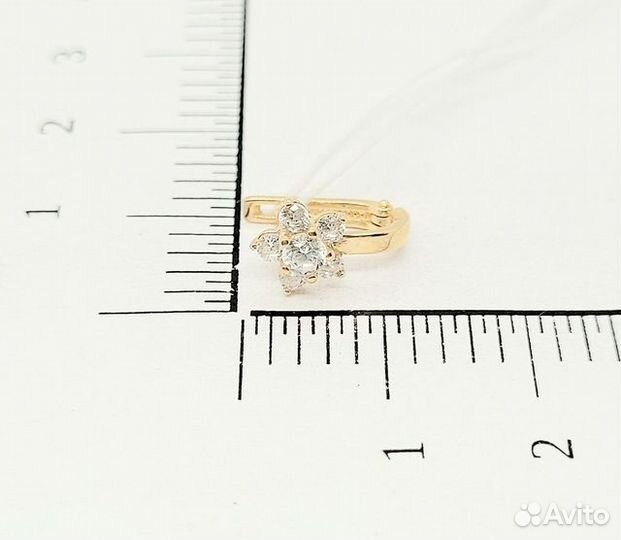 Золотые серьги с камнем