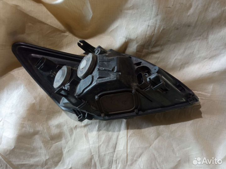 Фара Ford Focus 2